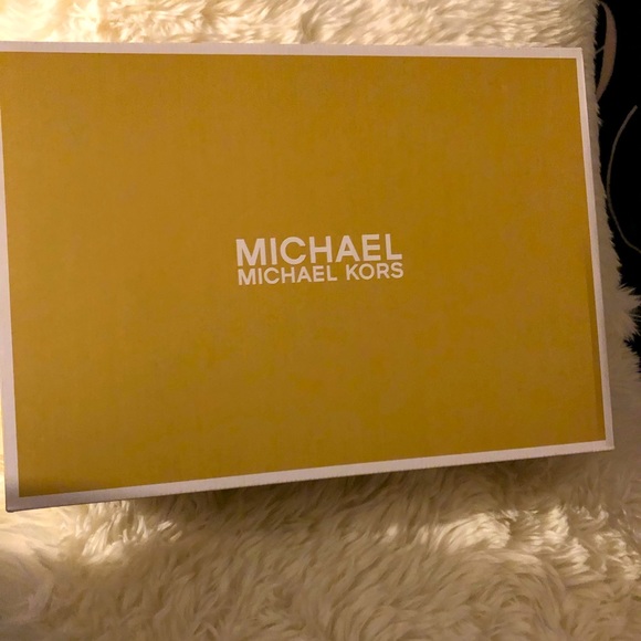 White MK sneaker - Picture 8 of 8